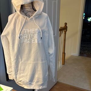 North Face Pullover Sweatshirt. NWT